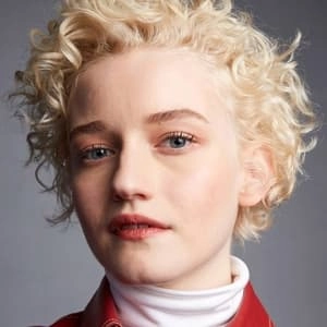 Assistir Julia Garner online grátis no Superfilmes