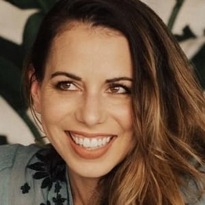 Assistir Laura Bailey online grátis no Superfilmes