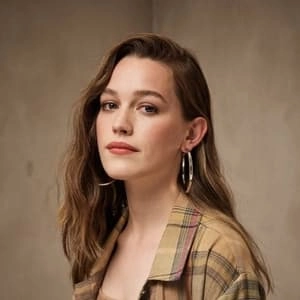 Assistir Victoria Pedretti online grátis no Superfilmes