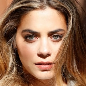 Assistir Lorenza Izzo online grátis no Superfilmes