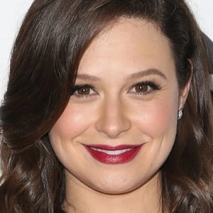 Assistir Katie Lowes online grátis no Superfilmes