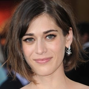 Assistir Lizzy Caplan online grátis no Superfilmes