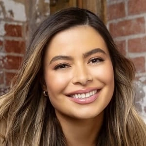 Assistir Miranda Cosgrove online grátis no Superfilmes